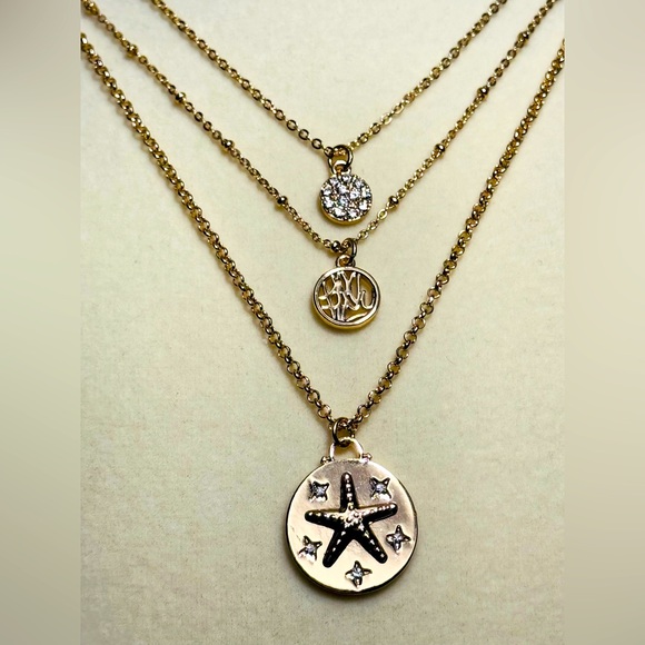 Lilly Pulitzer - Picture 2 of 3